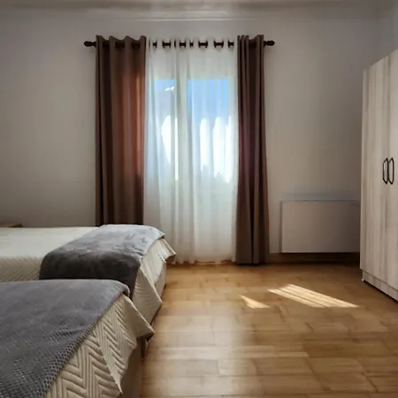 Nyaraló Uphill House. Vora
